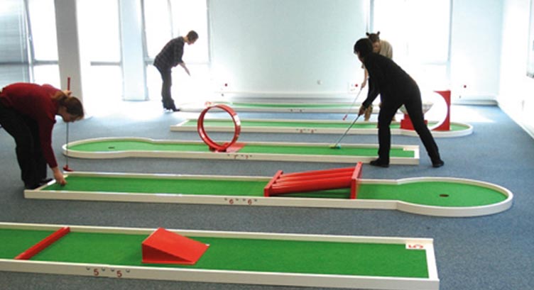 image-master-slider-MINI_GOLF-01