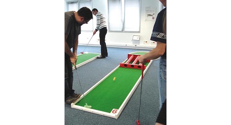 image-master-slider-MINI_GOLF-02
